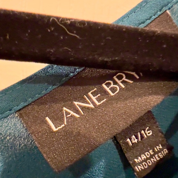 Lane Bryant Teal Short Sleeve V-Neck Top    Size 14/16 - Picture 3 of 5